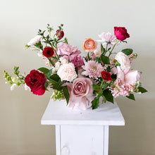 Load image into Gallery viewer, Valentine&#39;s Vase Arrangement