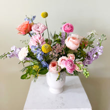 Load image into Gallery viewer, Valentine&#39;s Vase Arrangement